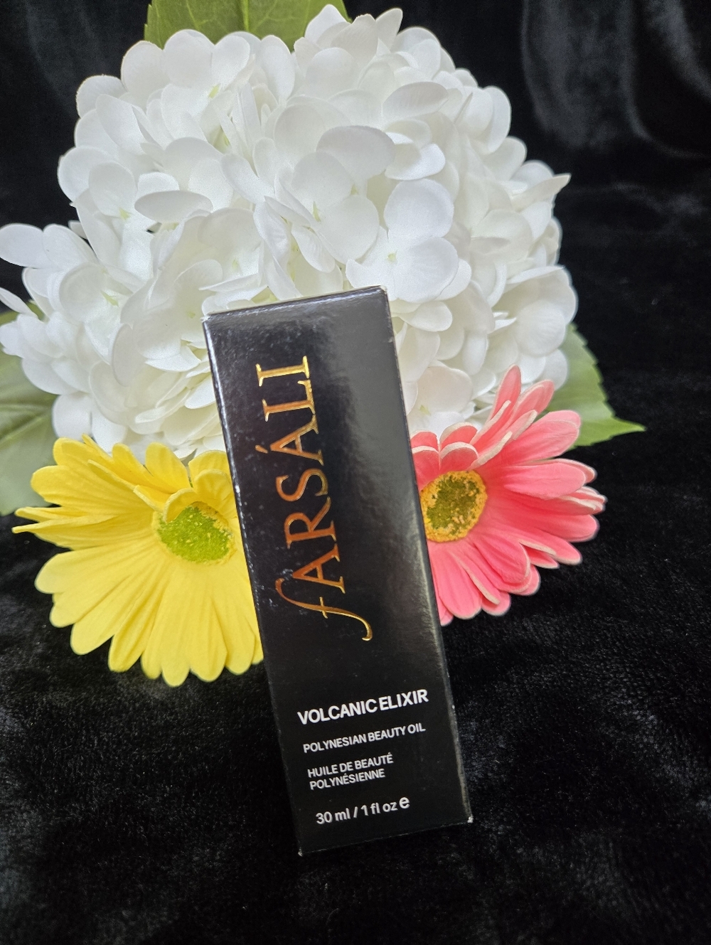 fARSALI Volcanic Elixir Beauty Oil in Black and Gold